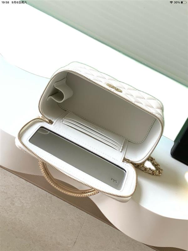 2026127215530775 600